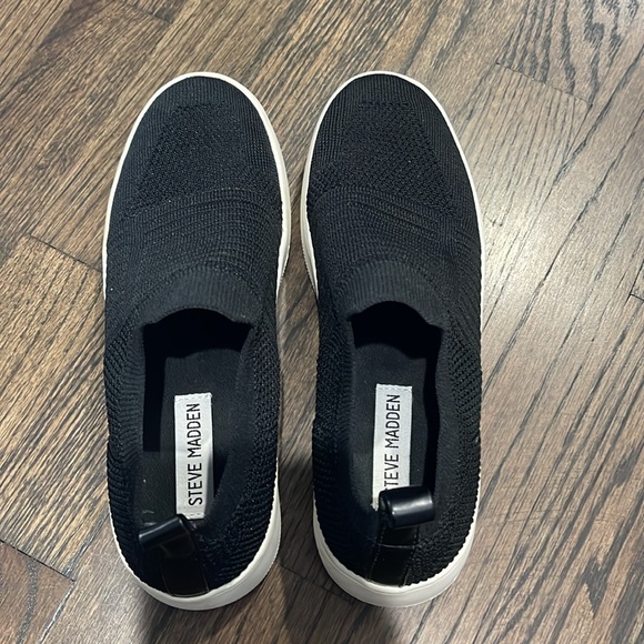 Steve Madden slip on sneakers - Picture 4 of 4